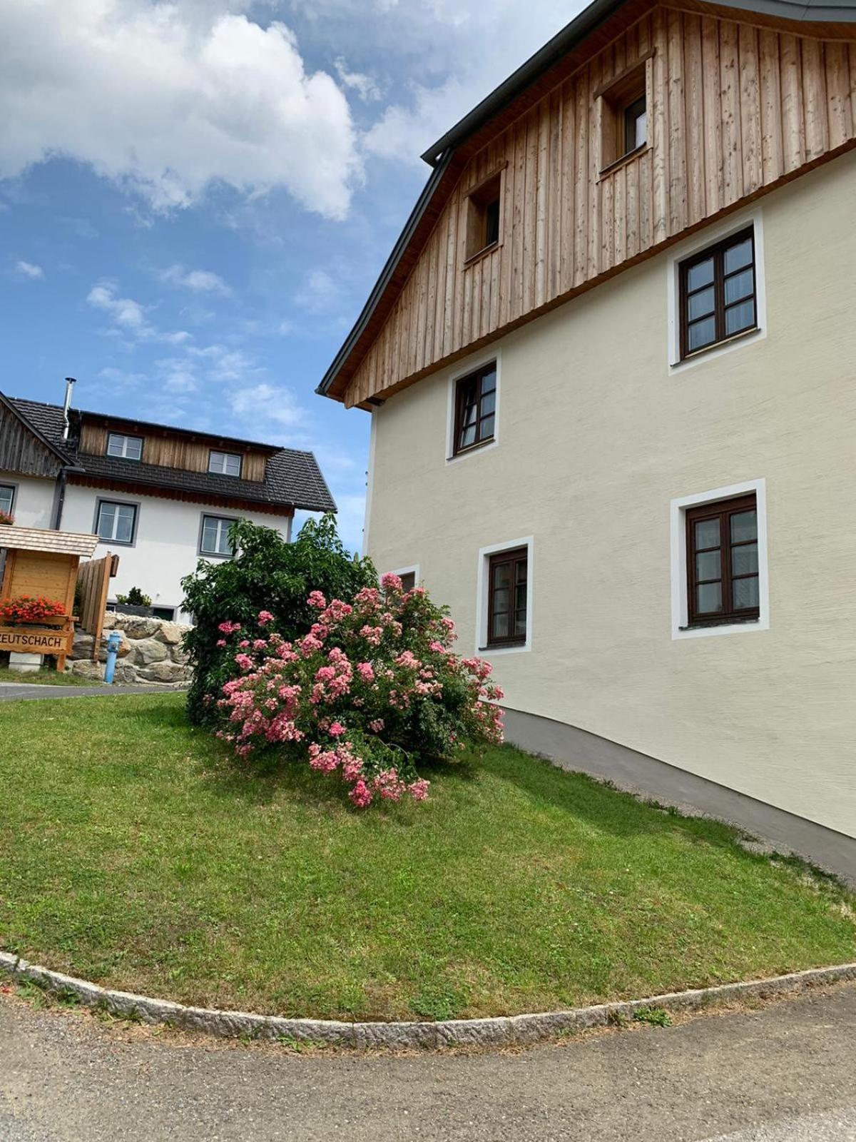 Biohof Goelly Neumarkt in Steiermark Exterior foto